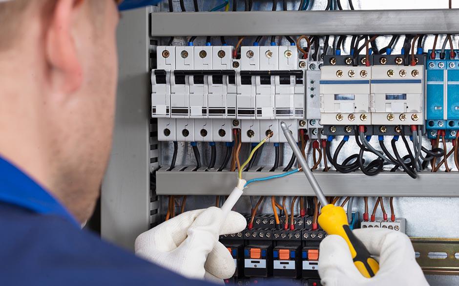recherche électricien Le Mesnil-Saint-Denis